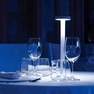 Davide Groppi Tetatet portable table lamp matt white #variant# | Acquista i prodotti di DAVIDE GROPPI ora su ShopDecor